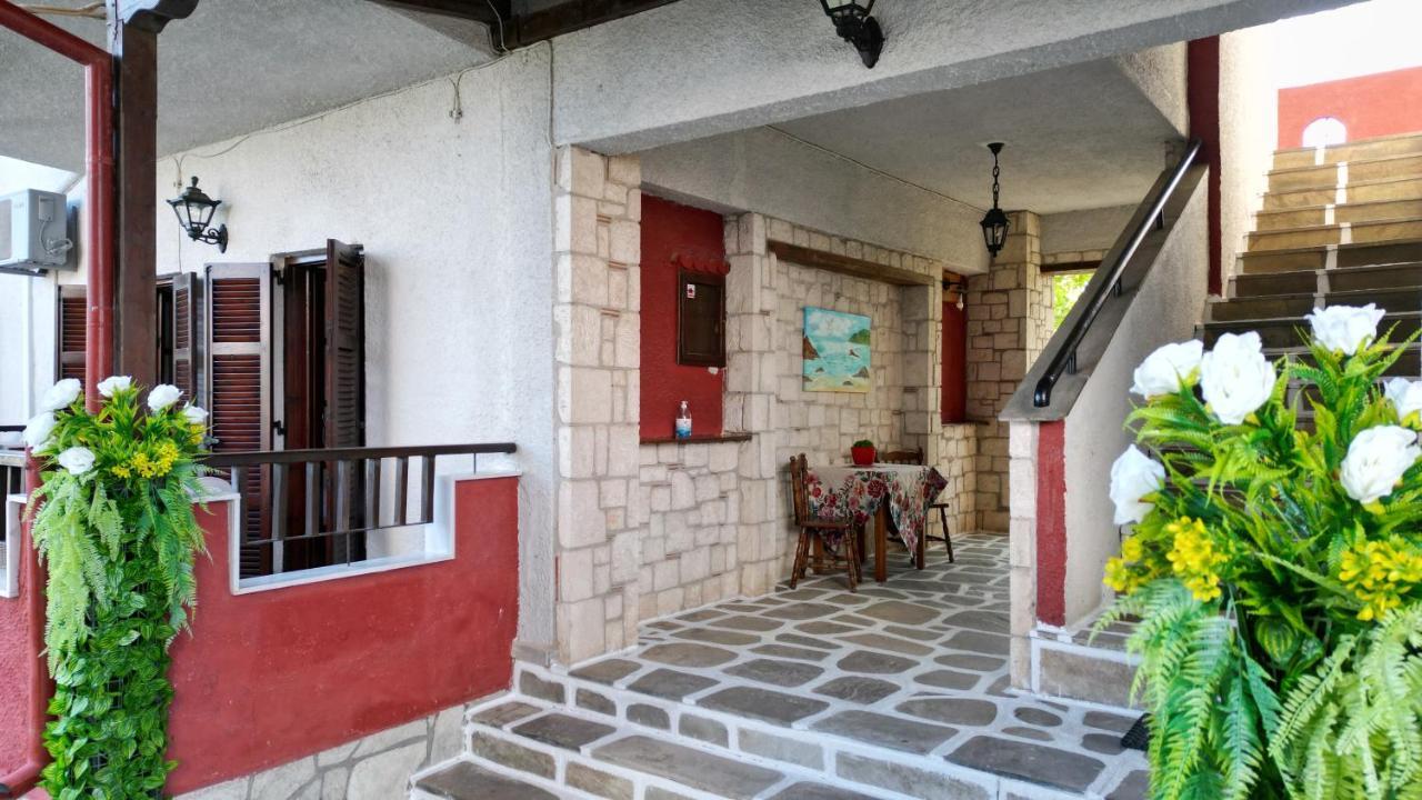 Aloni Apartment Афитос Екстериор снимка
